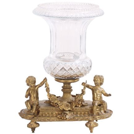 VASE FRANÇAIS EN BRONZE FIGURATIF ET CRISTAL, ORNÉ