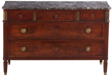 COMMODE EN ACAJOU FRANÇAIS ET EN ACAJOU À FOURCHE,