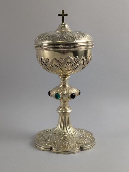 CIBOIRE en argent et vermeil de style néogothique,