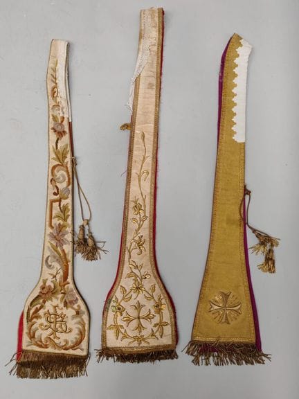 Dos ESTOLAS pastorales, del siglo XIX, con ligeros