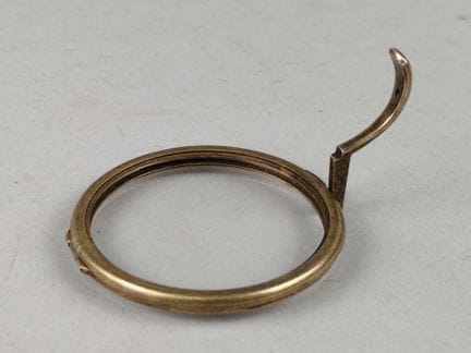 LUNULE en vermeil. 
Diam : 6 cm. 
Poinçon tête de 
