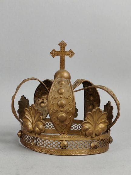 Krone des Jesuskindes aus vergoldetem Metall mit P