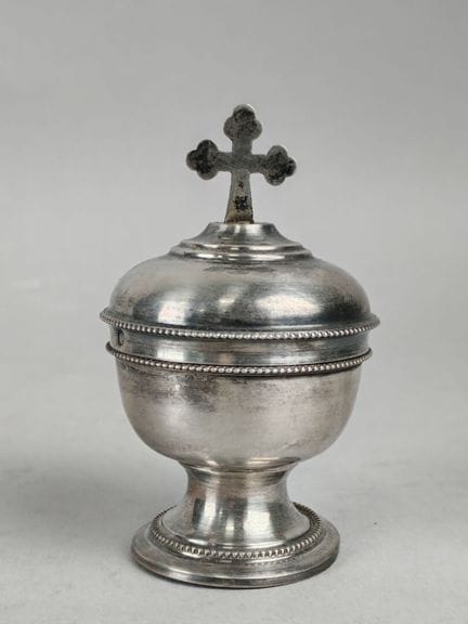 CIBOIRE DES MALADES en argent, l'intérieur de la c