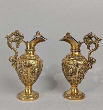 Paire de BURETTES en vermeil de style néoclassique