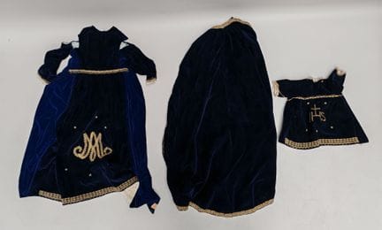 VESTITO e CAPPOTTO per una statua della Vergine Ma