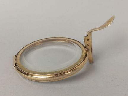 IMPORTANTE LUNULE au verre biseauté en vermeil. Po