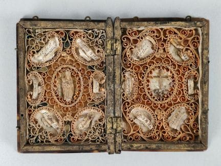 Small book-shaped RELIQUARY made of tortoiseshell,