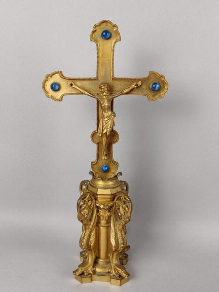 Kleines Altarkreuz aus vergoldeter Bronze im neogo