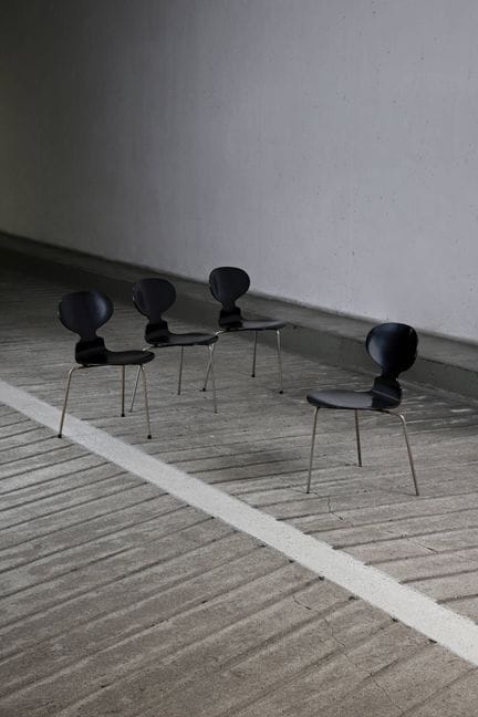 ARNE JACOBSEN (1902-1971)
Conjunto de cuatro silla