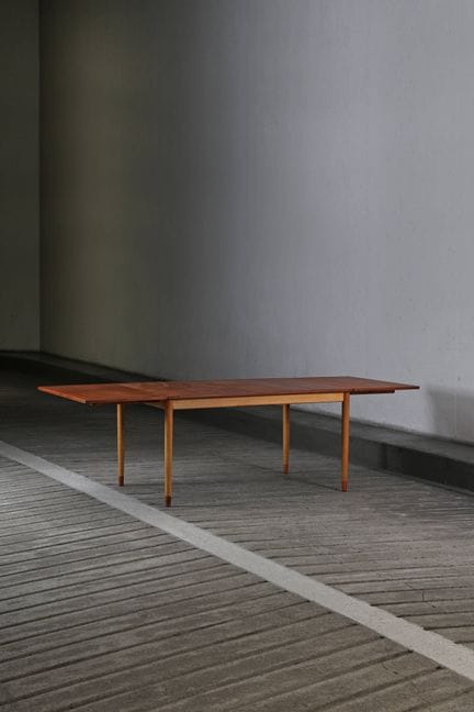 BØRGE MOGENSEN (1914-1972)
Mesa de comedor de chap