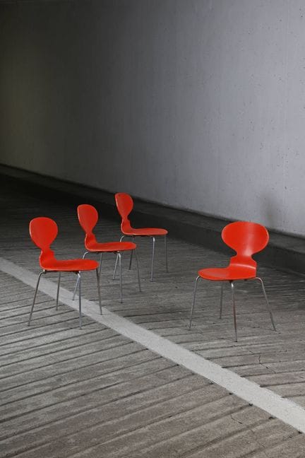 ARNE JACOBSEN (1902-1971)
Conjunto de cuatro silla