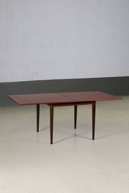 OBRA DANESA (siglo XX)
Mesa de comedor de palisand