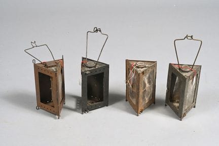FRANCE. Lanternes militaires de campagne pliable, 