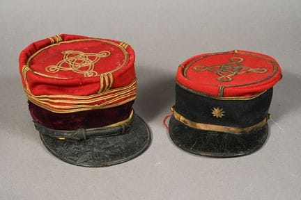 FRANCE. SERVICE DE SANTE. Képis d'officiers, un de