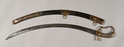 Angleterre. Sabre d'officier très courbe (comme à 