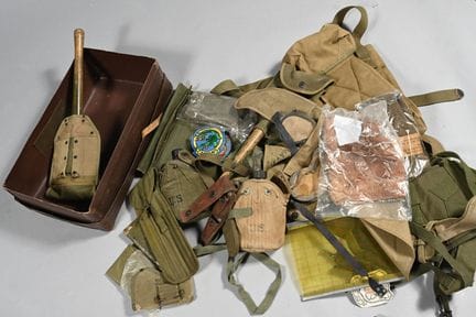 USA. Effets et équipements militaires de différent