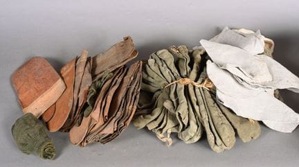 FRANCE. Gants militaires et civils en cuir, en tis