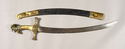 FRANCE. Sabre de sapeur à poignée laiton à tête de