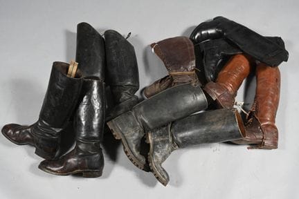 FRANCE. ETRANGER. Bottes militaires (dont 2 paires