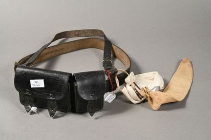 FRANCE. MILICE. Brassards (2), cartouchière, copie