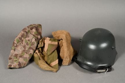 ALLEMAGNE. Casque Stahlem 1916, copie, et 3 couvre