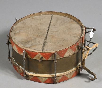 ALLEMAGNE. Tambour avec son système d'attache, 1°g