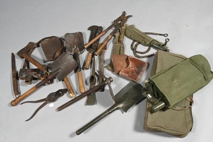 FRANCE ET ETRANGER. Outillage militaire individuel