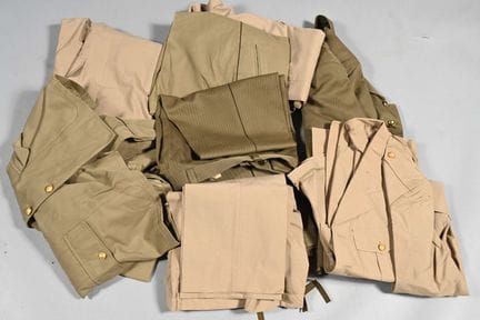 FRANCE. Vestes (7), pantalons (6), diverses matièr