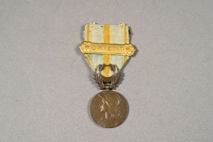FRANCE. Médaille Coloniale (1) et une de l'Orient,