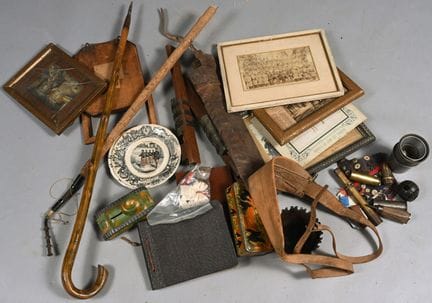 FRANCE. Divers petits objets civils et militaires 
