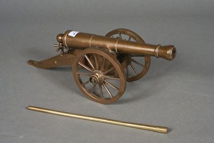 Petit Canon en bronze, Système GRIBEAUVAL
Long : 4
