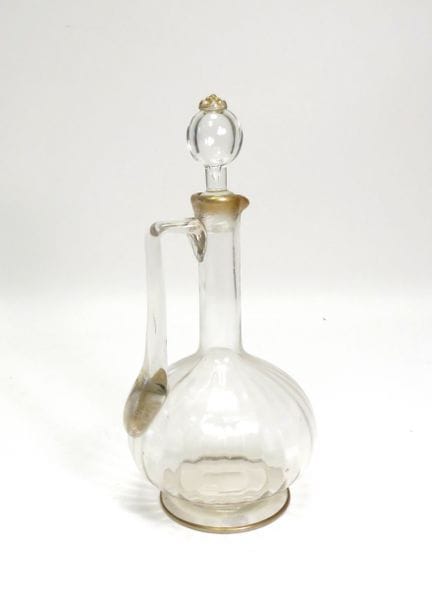 吹制玻璃镀金酒壶（镀金层有磨损）。19世纪。27.5×13.5厘米。壶塞底部有缺口。