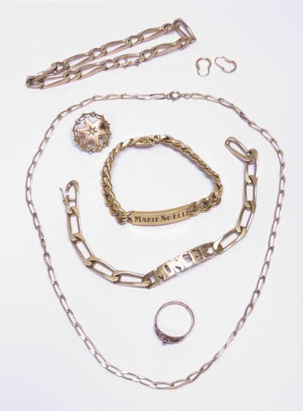 Lote de joyas variadas chapadas en oro amarillo. P