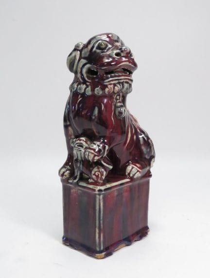Precioso perro de Fô de porcelana esmaltada con ef
