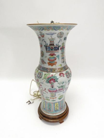 Jarrón (convertido en lámpara) de porcelana y esma