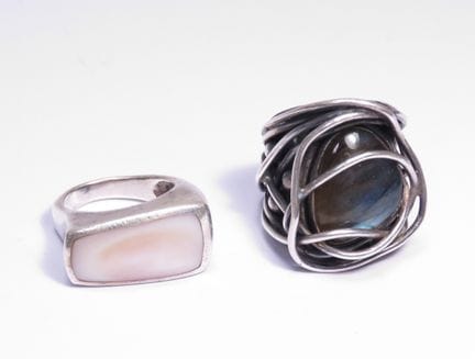 Lot de deux importantes bagues en argent (Poinçons