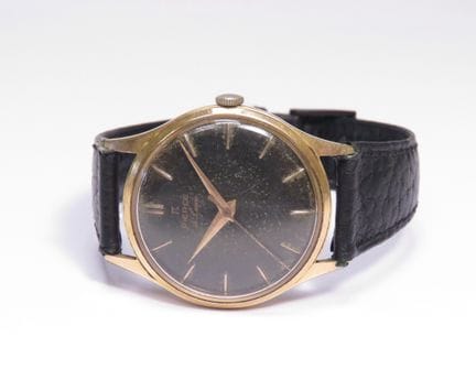 PIERCE de Luxe. Belle montre bracelet "Vintage" po