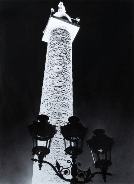 Brassaï (1899-1984)
Plaza Vendôme, 1936
Impresión 
