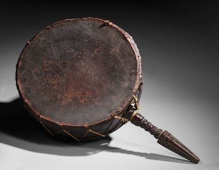NEPAL
Tamang-Schamanentrommel (Dhyangro): Der oval