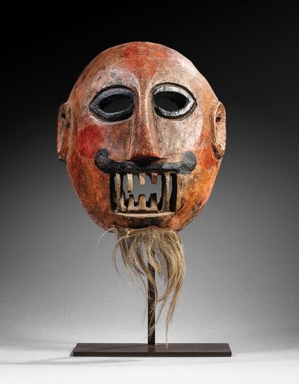 INDIEN
Polychrome, geschnitzte Holzmaske mit durch