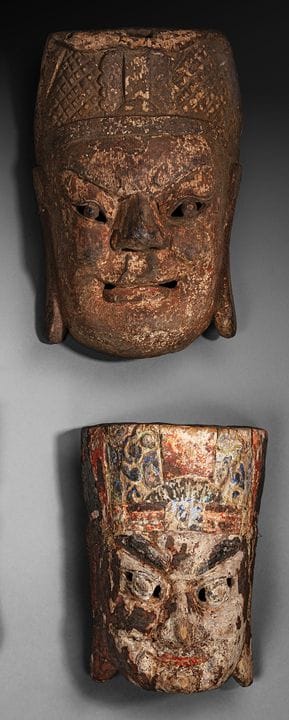 中国——约1900年
两副傩戏面具，描绘了林公的形象：眉头紧蹙，眼睛凸出，头戴高冠。其中一副留有彩绘