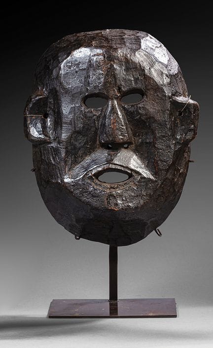 NEPAL
Geschnitzte Holzmaske, Männergesicht, eng be