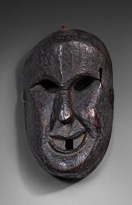 NEPAL
Geschnitzte und lackierte Holzmaske mit durc