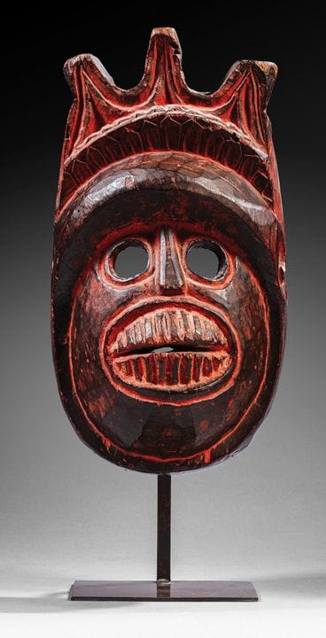 INDIEN
Geschnitzte Holzmaske mit dunkler Patina, A