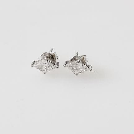Earrings
0.68ct Earrings

Metal: 925 Silver
Weight