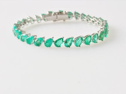 Bracelet
17.36ct Bracelet

Metal: 925 Silver
Weigh