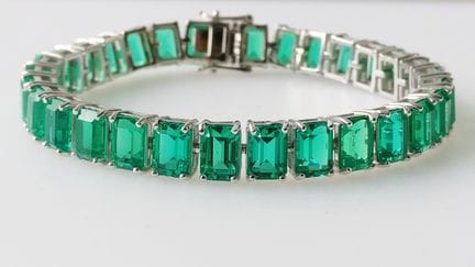Bracelet
27.60ct Bracelet

Metal: 925 Silver
Weigh
