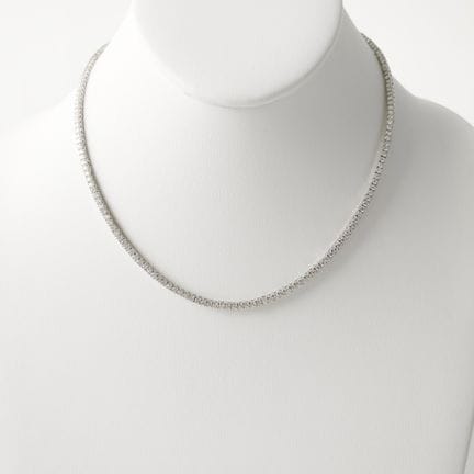 Collar
Collar de 5,58 ct

Metal: plata 925
Peso: 1