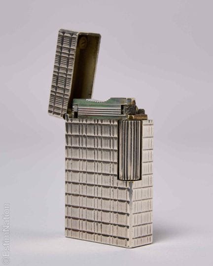 S.T. DUPONT
ACCENDINO in metallo argentato con dec