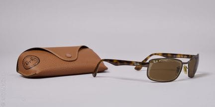 RAY BAN
PAIO DI OCCHIALI DA SOLE dalla forma arrot